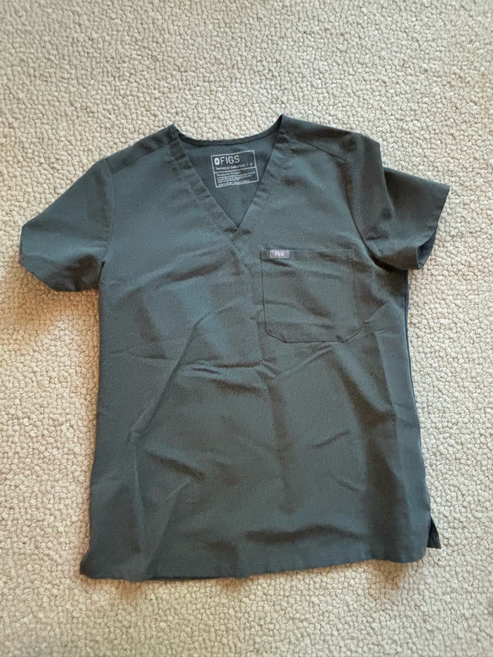 Figs Women’s small Bonsai Scrub Top